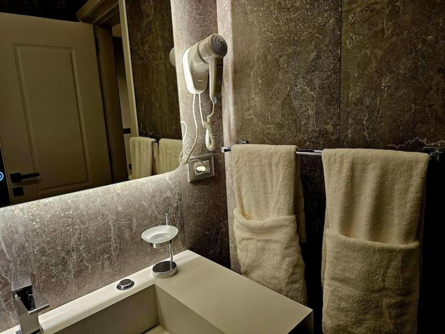 Blloku Suites, City Centre,티라나 외부 사진