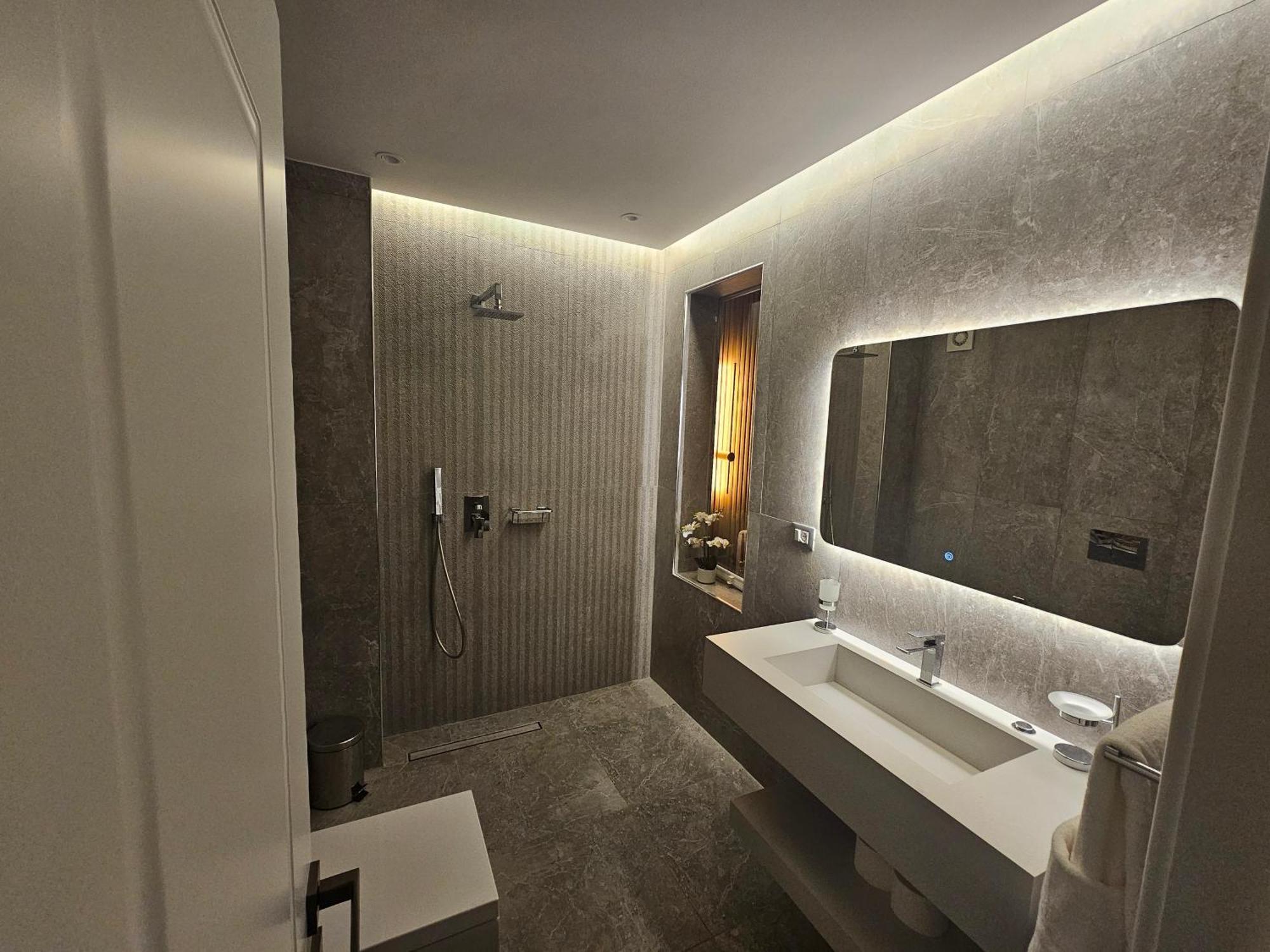 Blloku Suites, City Centre,티라나 외부 사진